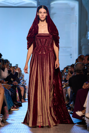 Elie Saab HC F23 058.jpg