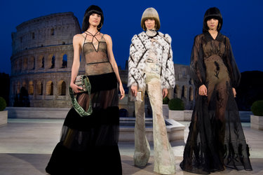 01_FENDI Couture_The Dawn of Romanity.jpg