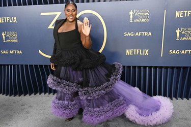 danielle-brooks-sag-awards-2024-022424-tout-5c840b1ee7554184975f8abe924dff18.jpg