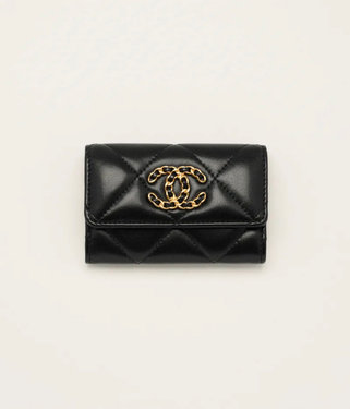 chanel 19 flap card holder .jpeg