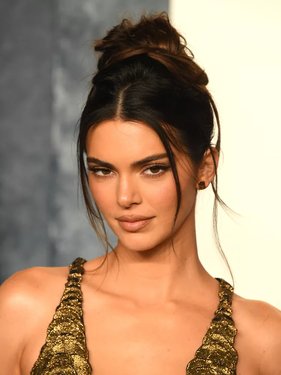 قد تشعر أن لا مكياج مع بساطته على وجه Kendall Jenner.jpg