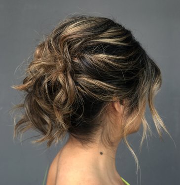 تسريحة  Chic Undone Updo for Bob.jpg