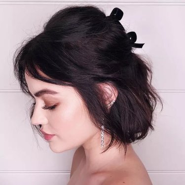 تسريحة Short Bouffant Half-Up.jpg