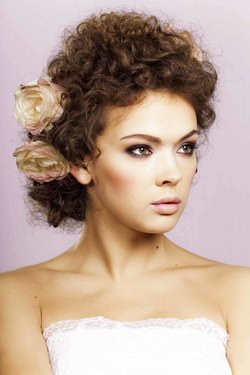 تسريحة Curly vintage hair flower.jpg