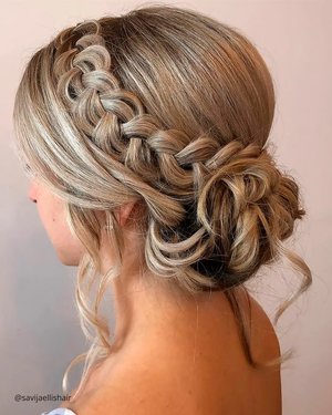 تسريحة Boho Braided Updo.jpg