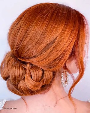 تسريحة Vintage-Inspired Updo.jpg
