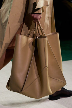 Victoria Beckham clp S25 066.jpg