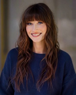 a heavy straight fringe.jpg