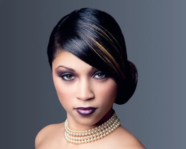 تسريحة Side-Swept Bun.jpg