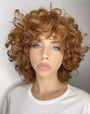 تسريحة Face-Framing Shag.jpg