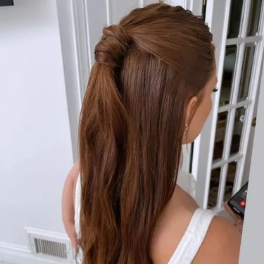 تسريحة Half-Up Ponytail.jpg