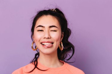 تسريحة High Ponytail with Curls.jpg