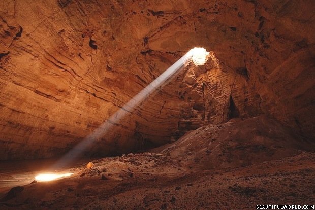 majlis-al-jinn-cave.jpg