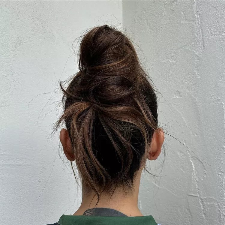 تسريحة Messy French Twist رائعة.jpg