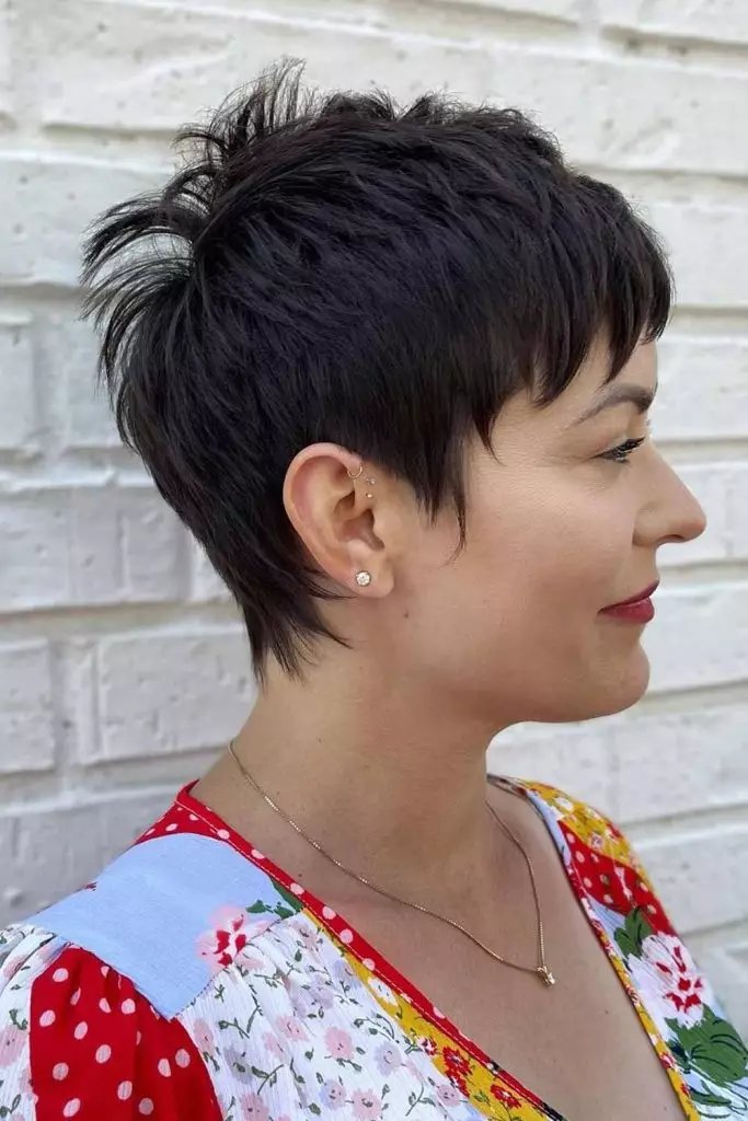 تسريحة Chic Textured Pixie.jpg