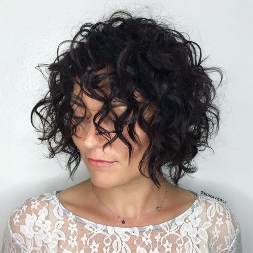 تسريحة Sexy Tousled Wavy Bob for Brunettes.jpg