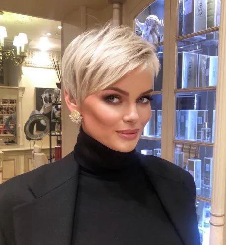 تسريحة Classic Layered Pixie.jpg