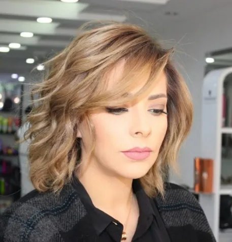 تسريحة Curly Layered Bob.jpg