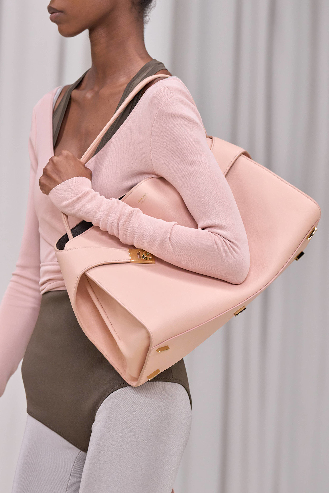 Ferragamo clp S25 053.jpg