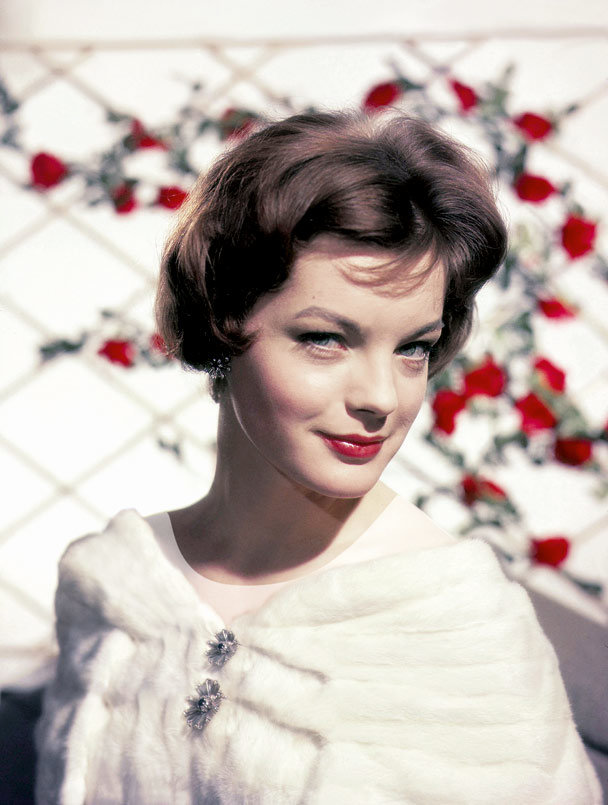 Haya Online Romy Schneider أناقة كلاسيكي ة