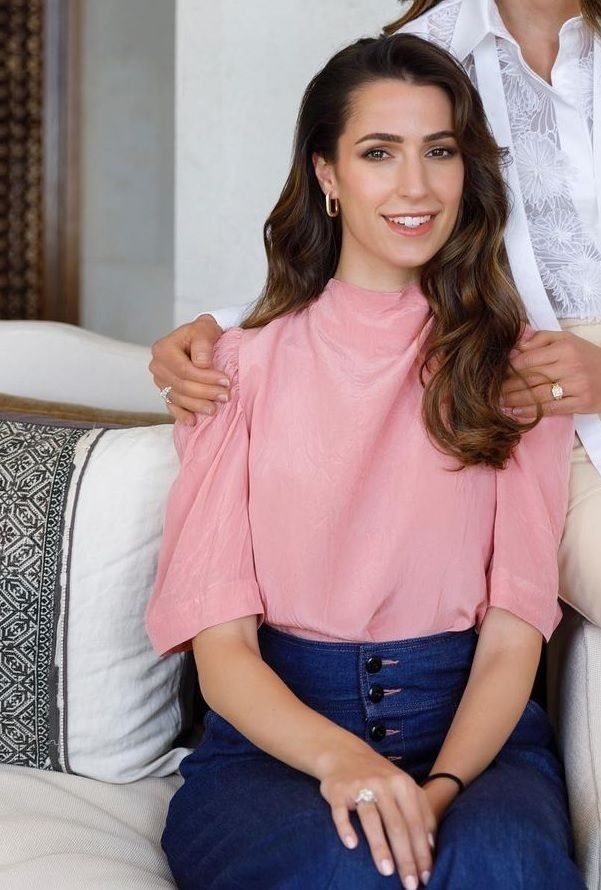 من هي ام رجوة ال سيف؟