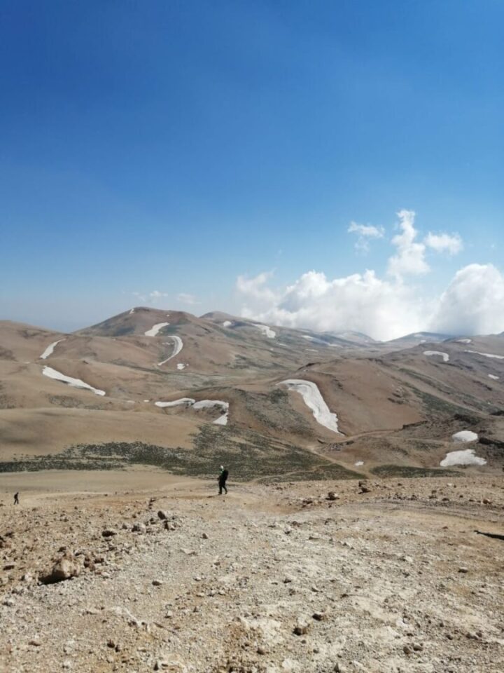ما هي اعلى قمة جبل في العالم العربي؟