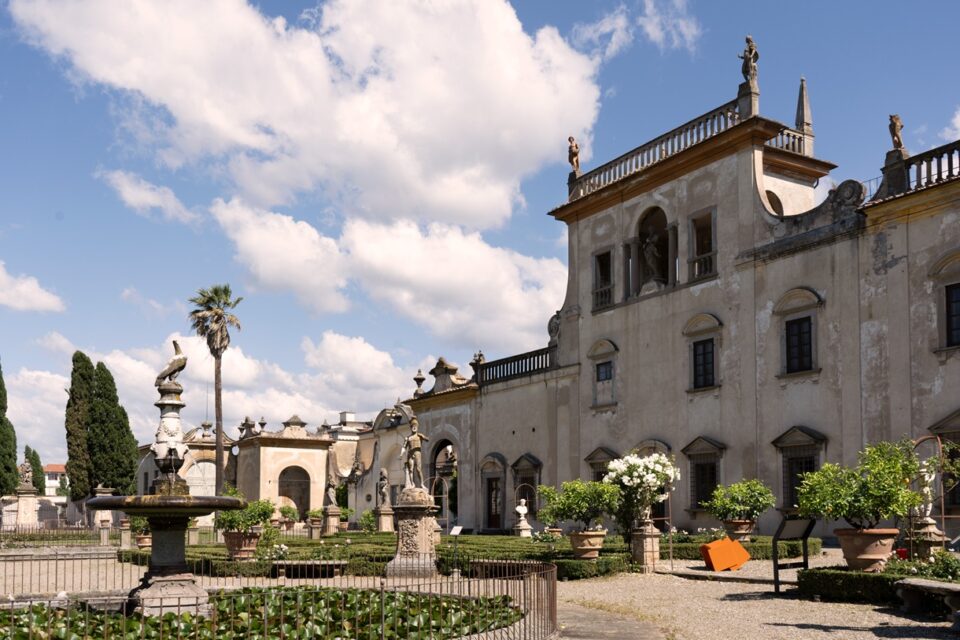 معرض "ما تفعله الربيع بأشجار الكرز" من FerriFirenze