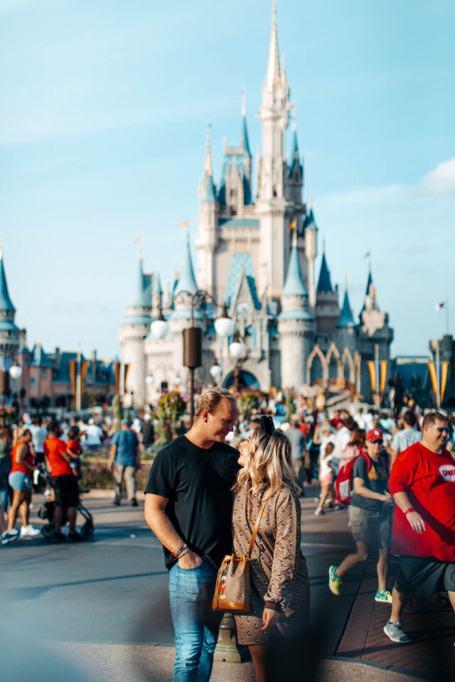 جولة حول العالم بين فروع ديزني لاند الساحرة!