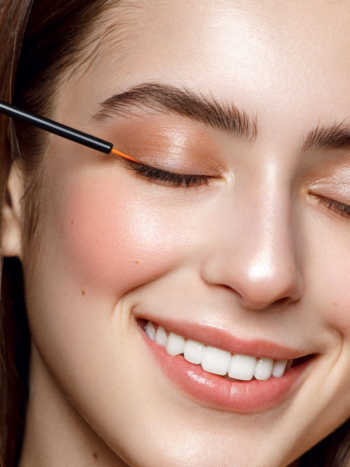 سيروم تكثيف الرموش أهميته وأفضل الخيارات الممكن استعمالها