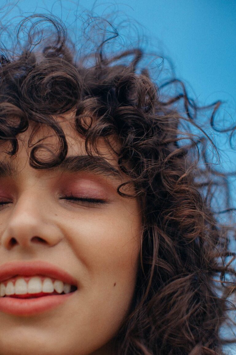 5 منتجات جمال أساسية لن تغادر حقيبتي هذا الصيف