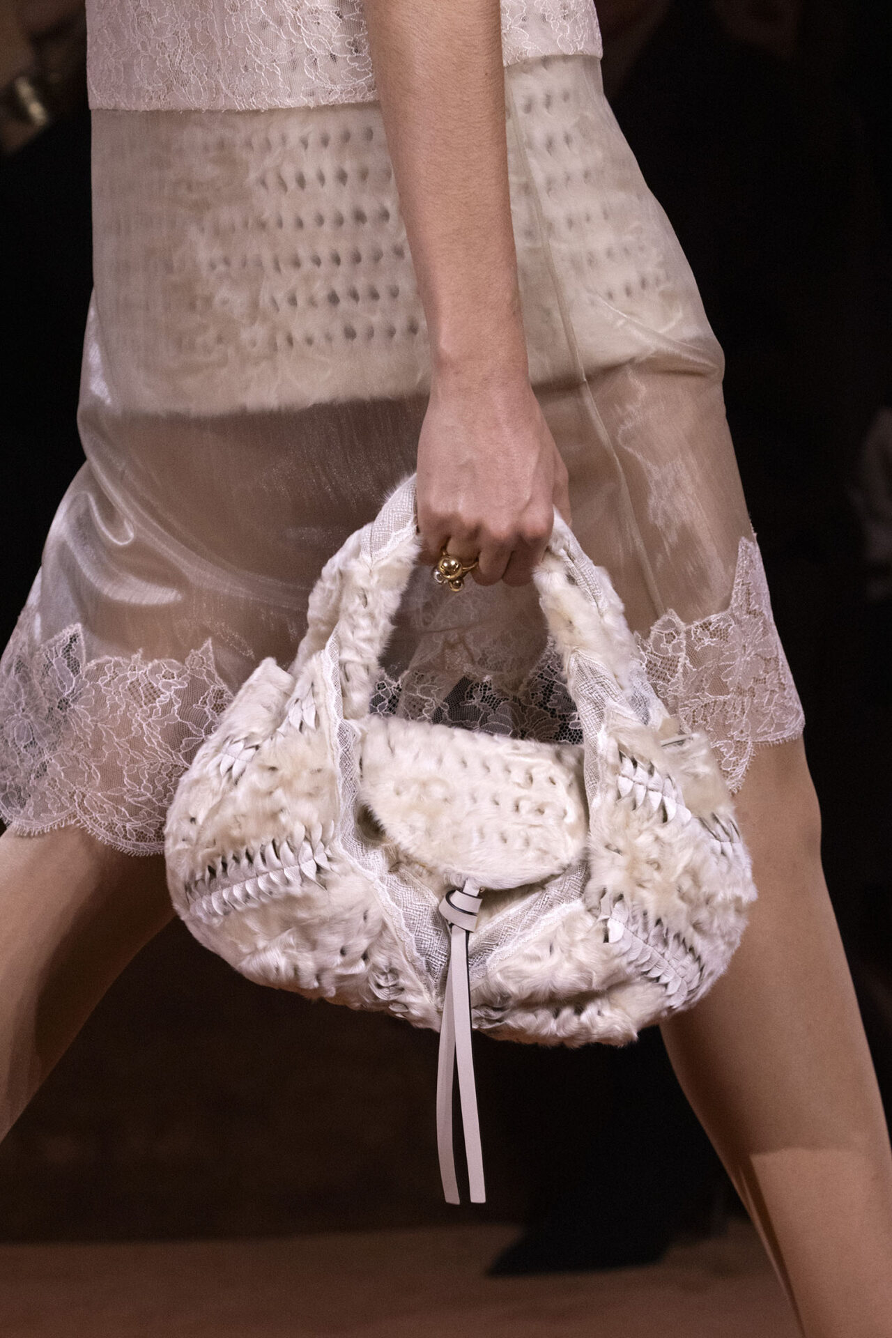 حقيبة FENDI Spy تعود من جديد!