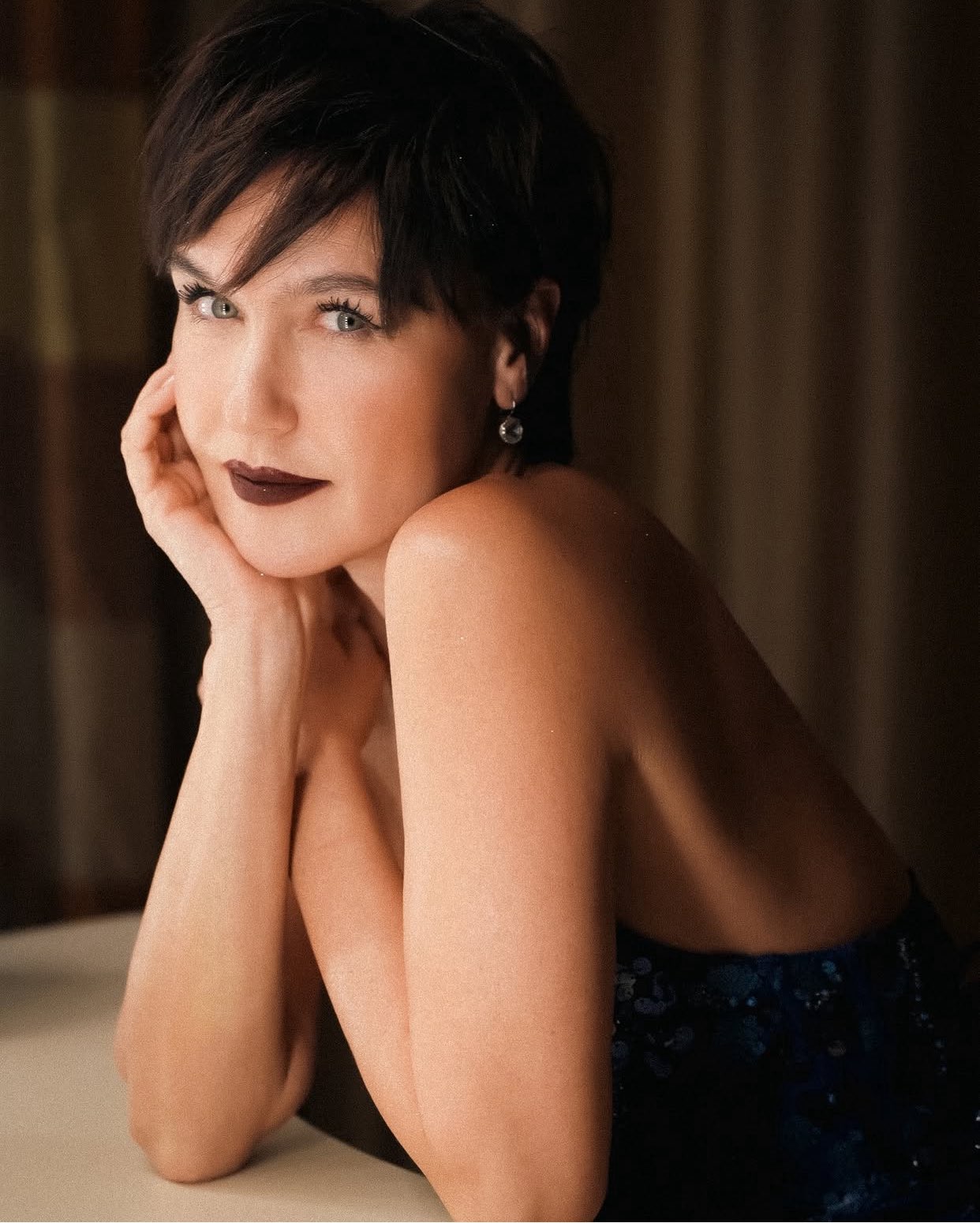 الممثلة التركية شيفال سام تعود في "العيون ترى لاحقًا"