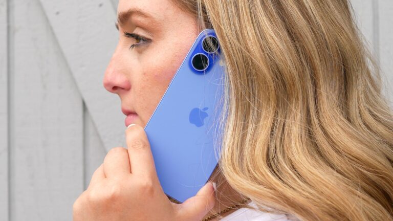 تنظيف سماعة الايفون: الدليل الكامل للحفاظ على جودة الصوت وعمر الجهاز