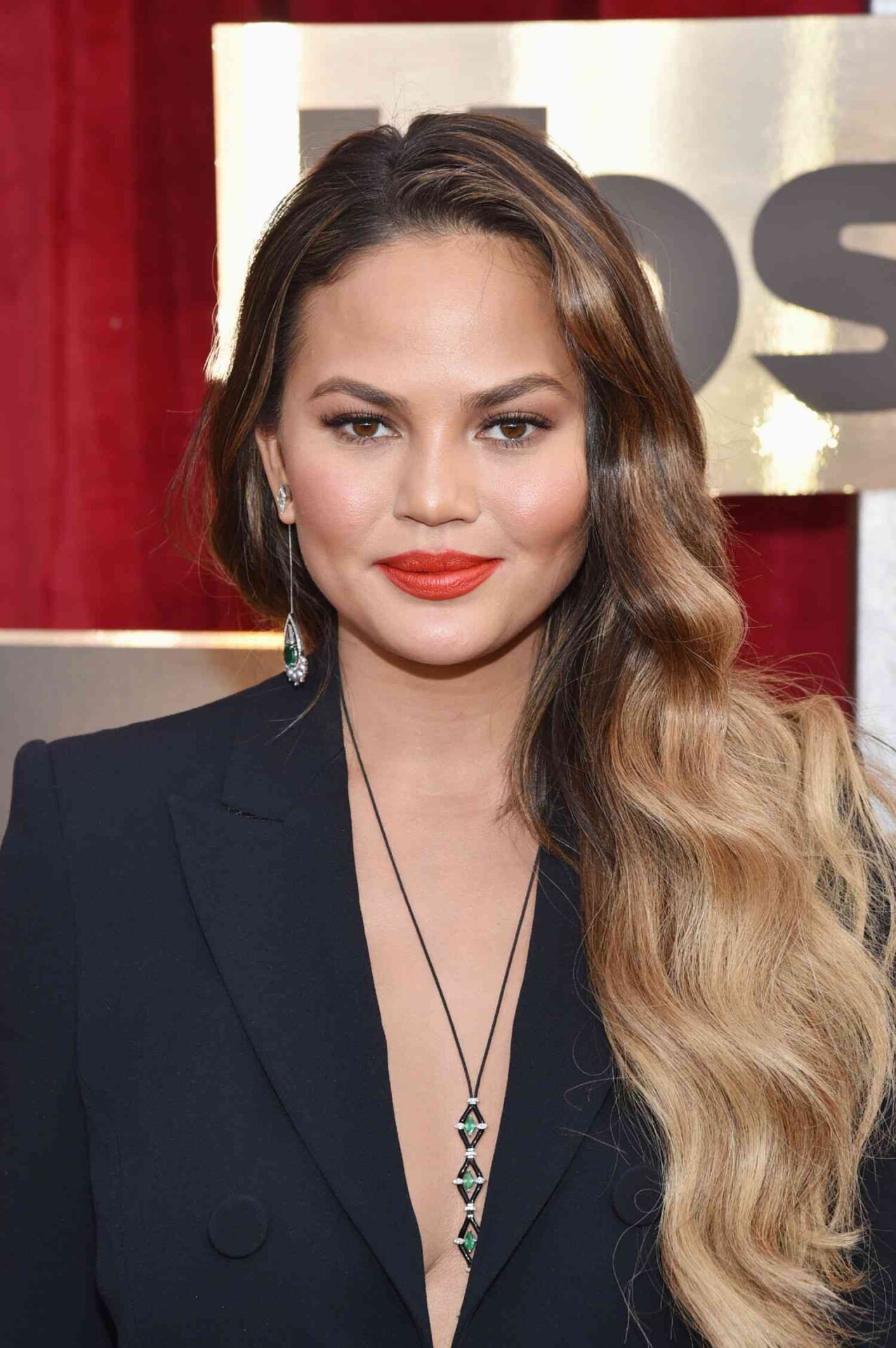 أجمل تسريحات نازله ساحرة تبرز جمال شعرك الطبيعي!