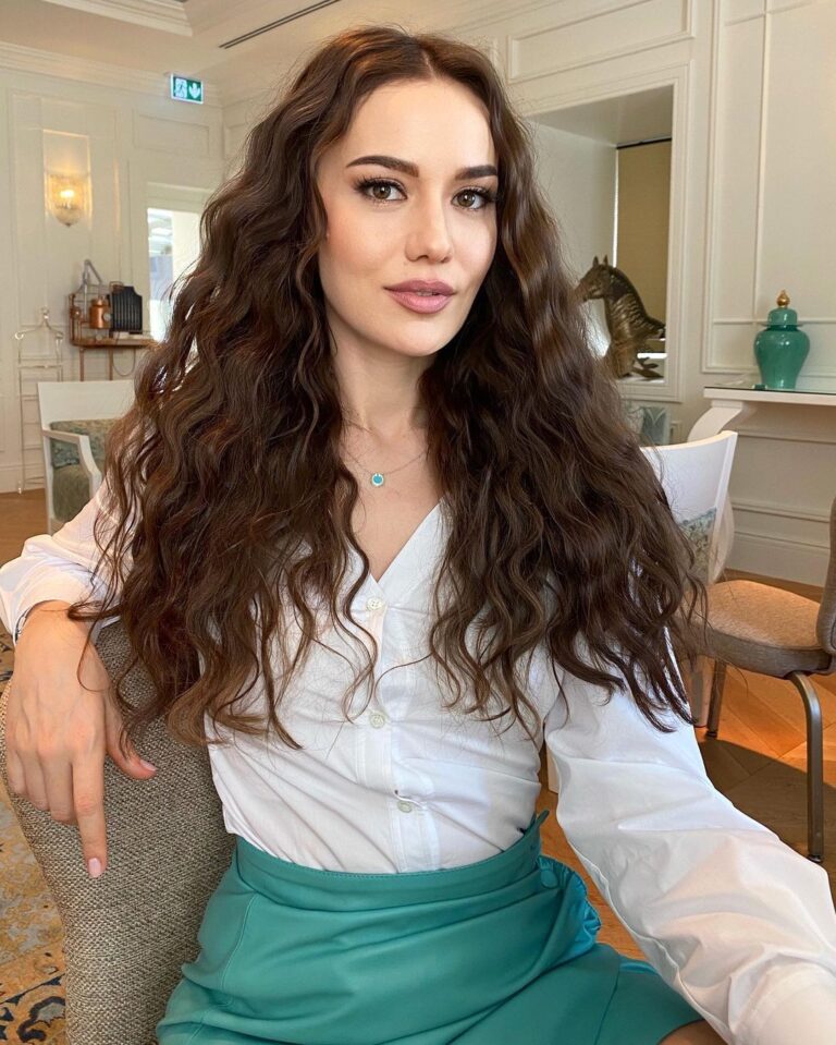 فهرية افجان تشعل السوشيال بعد حذف لقب بوراك من إنستغرام