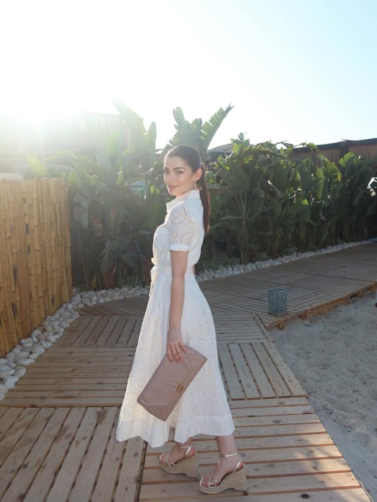 ليلى زاهر تكشف اسرارًا عن فستان زفافها