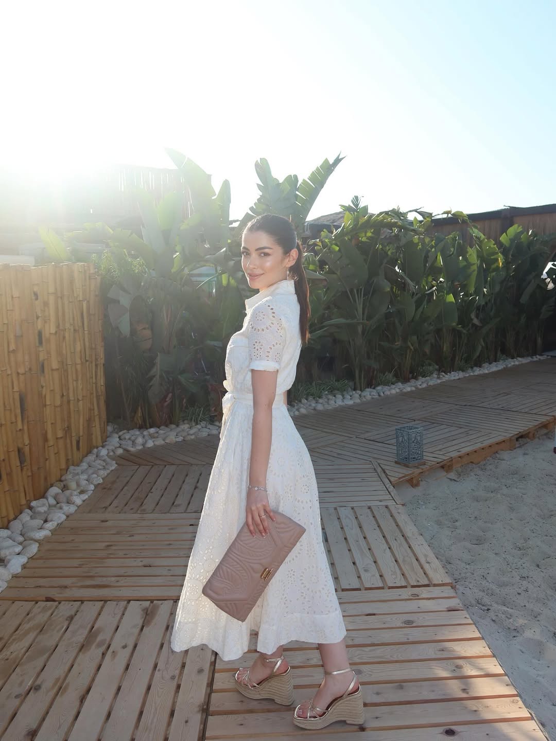 ليلى زاهر تكشف اسرارًا عن فستان زفافها