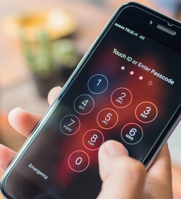 كيف اسوي فورمات للايفون وهو مقفل؟