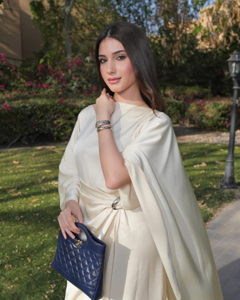 الجمهور يتفاعل مع غرفة ملابس شيرين بيوتي