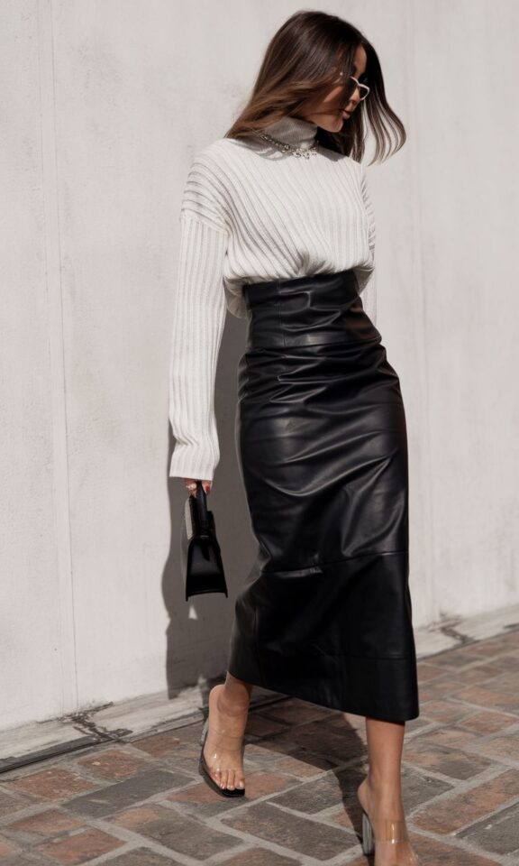 تنورة هاي ويست