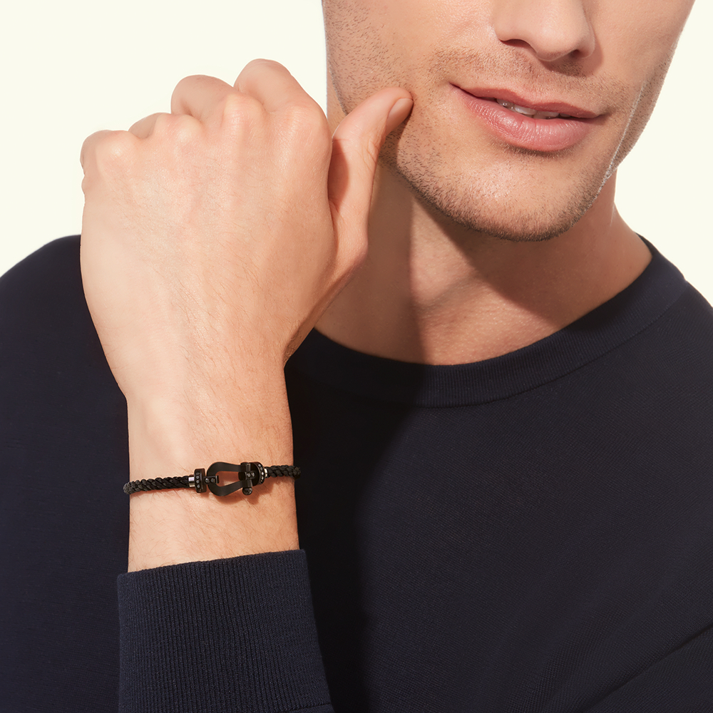 اساور رجالية ماركات…اليك أبرز اختياراتنا 