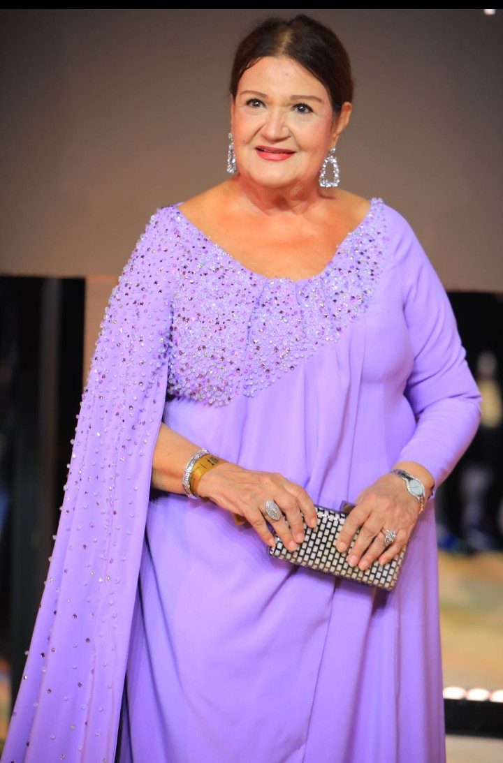 ميمي جمال وهي صغيره: صور نادرة لبدايات فنانة من ذهب!