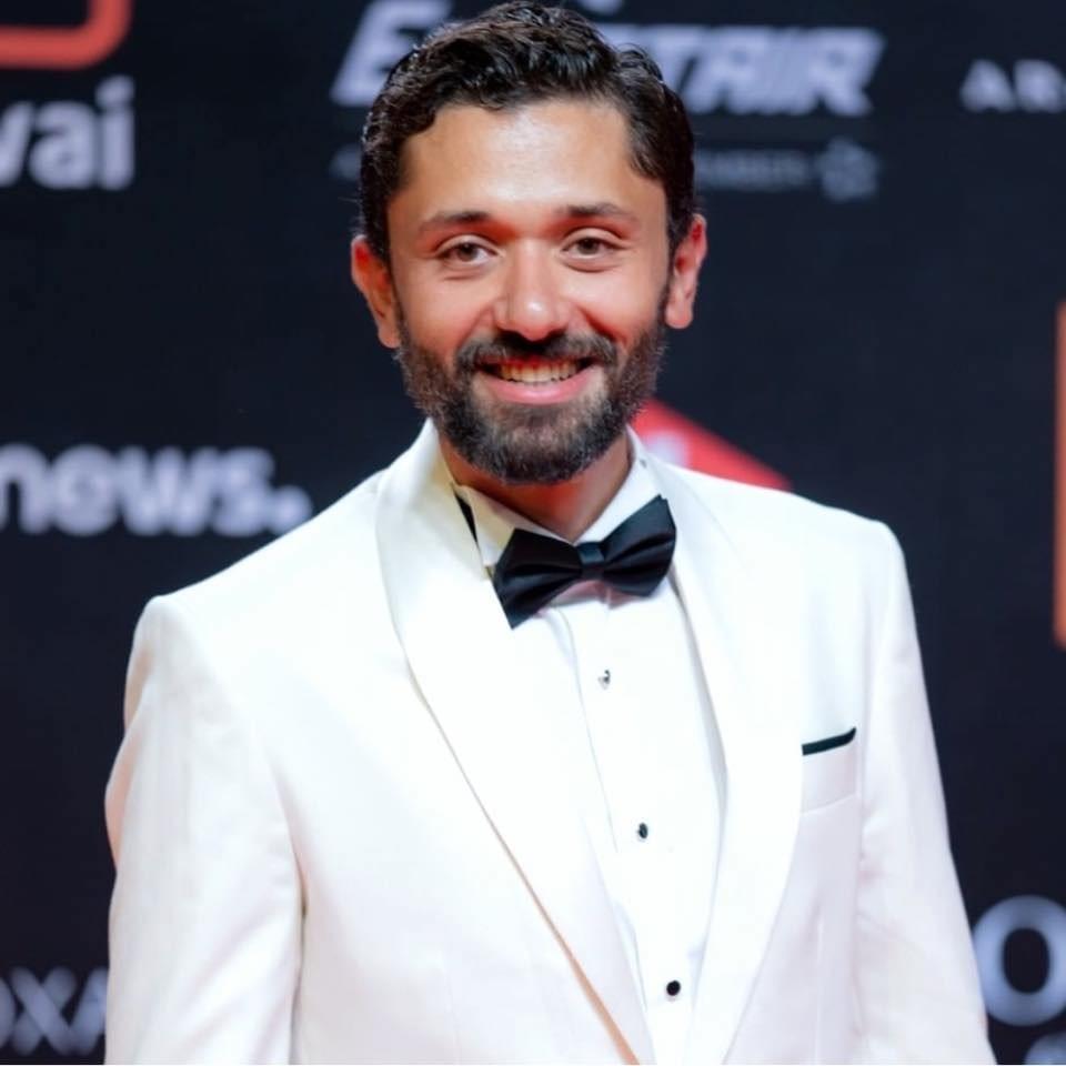 والدة كريم عبد العزيز... أم قديرة خلف الكواليس!