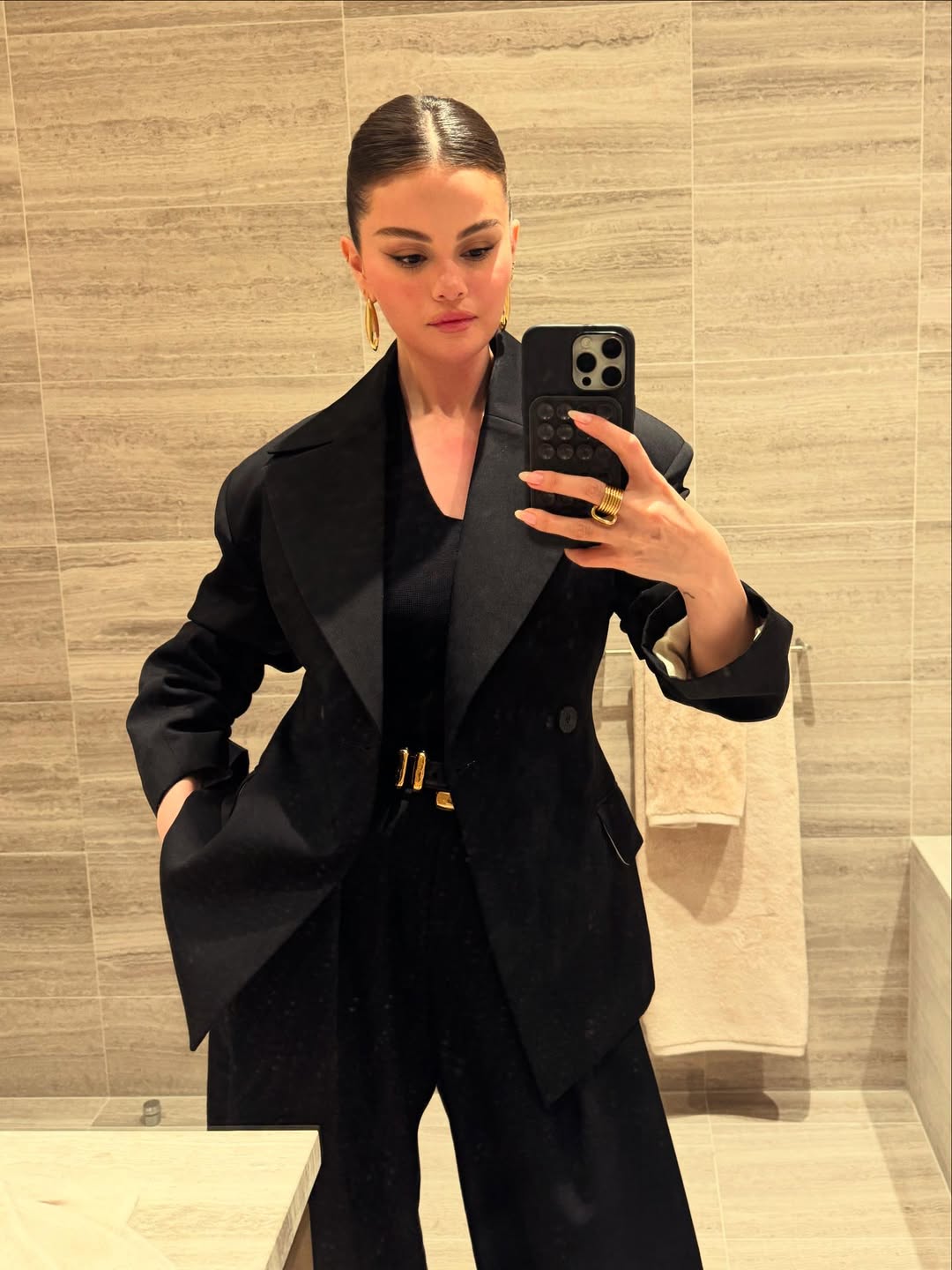 سيلينا غوميز تعلّق على تعرضها للتنمر بسبب شكلها الخارجي