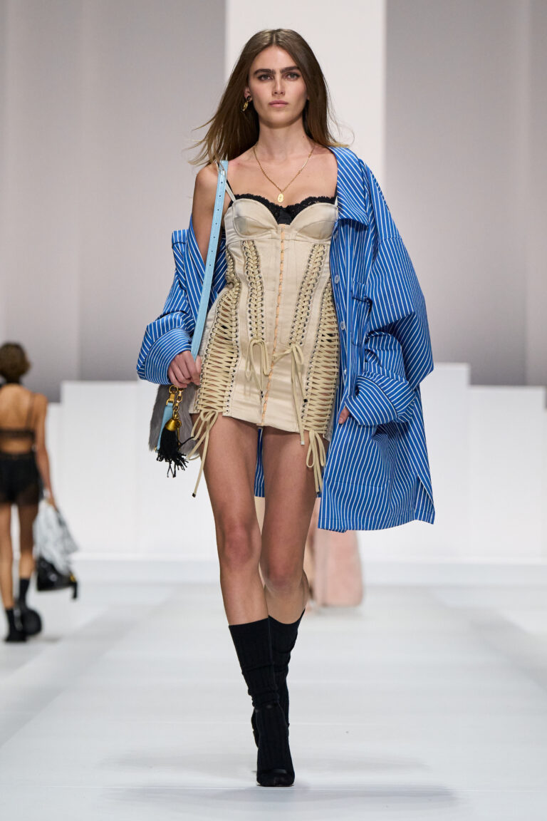 سافري معنا الى ميلانو مع أجدد عروض الأزياء لربيع 2026