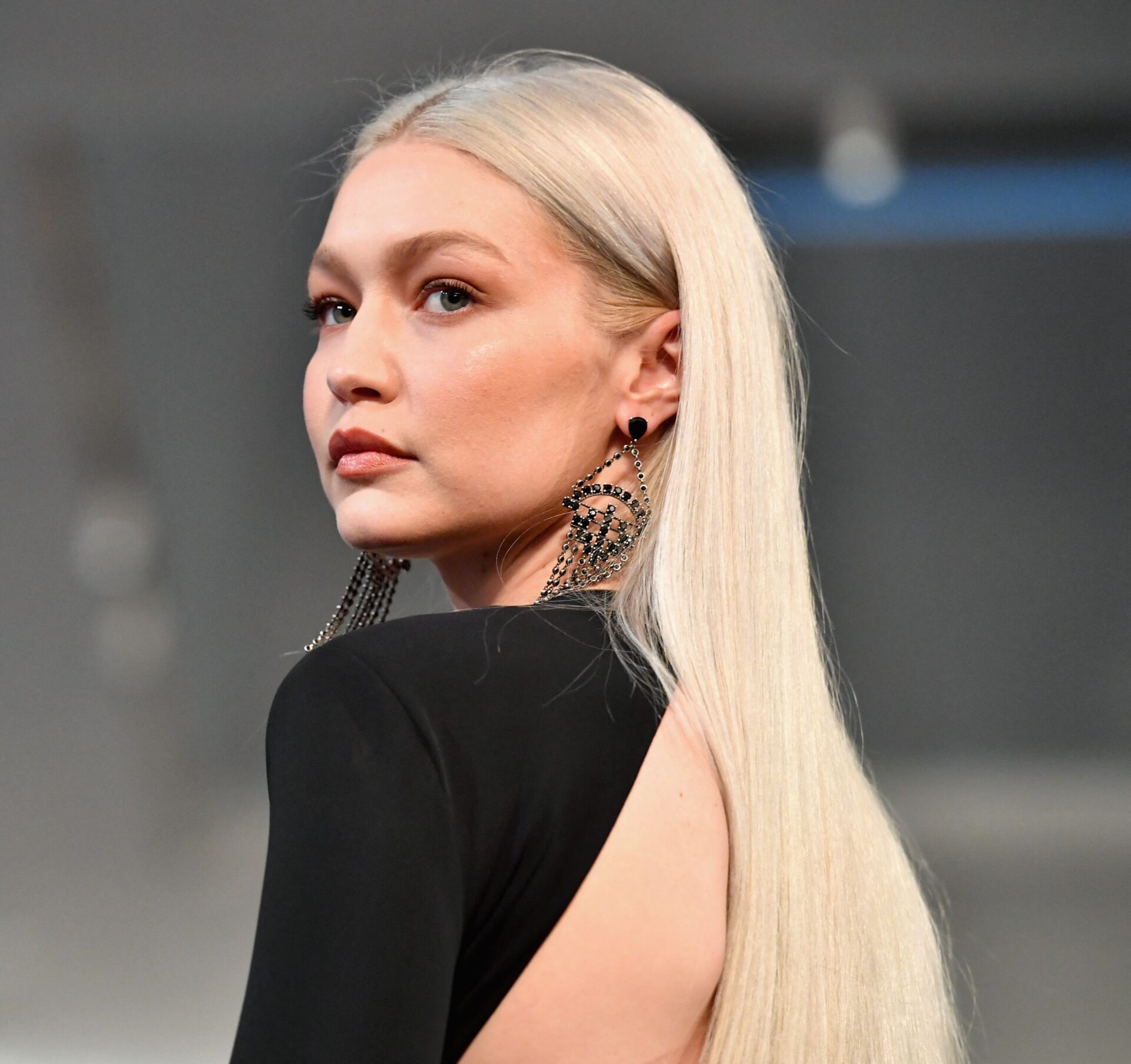 جيجي حديد تكشف سر حلمها الضائع مع ديزني