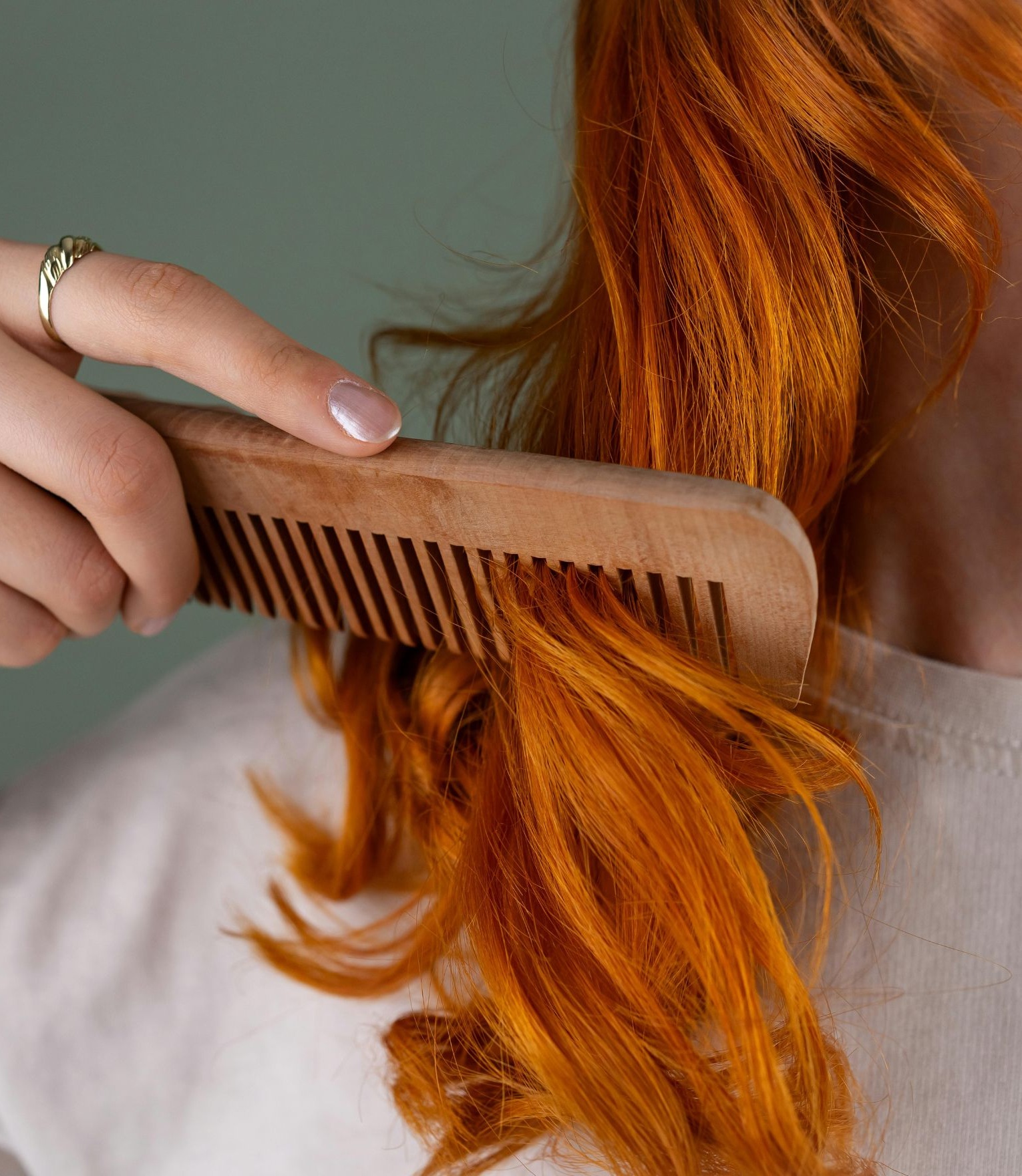 اعشاب مفيدة للشعر... خيارات طبيعية لتقوية الشعر وتحفيز نموه!