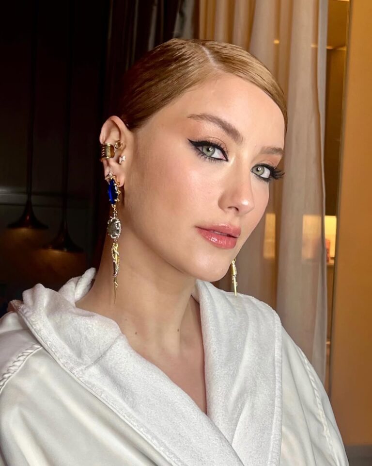 هازال كايا تروي معاناتها مع الوزن الزائد وتعليق الجمهور على شكلها