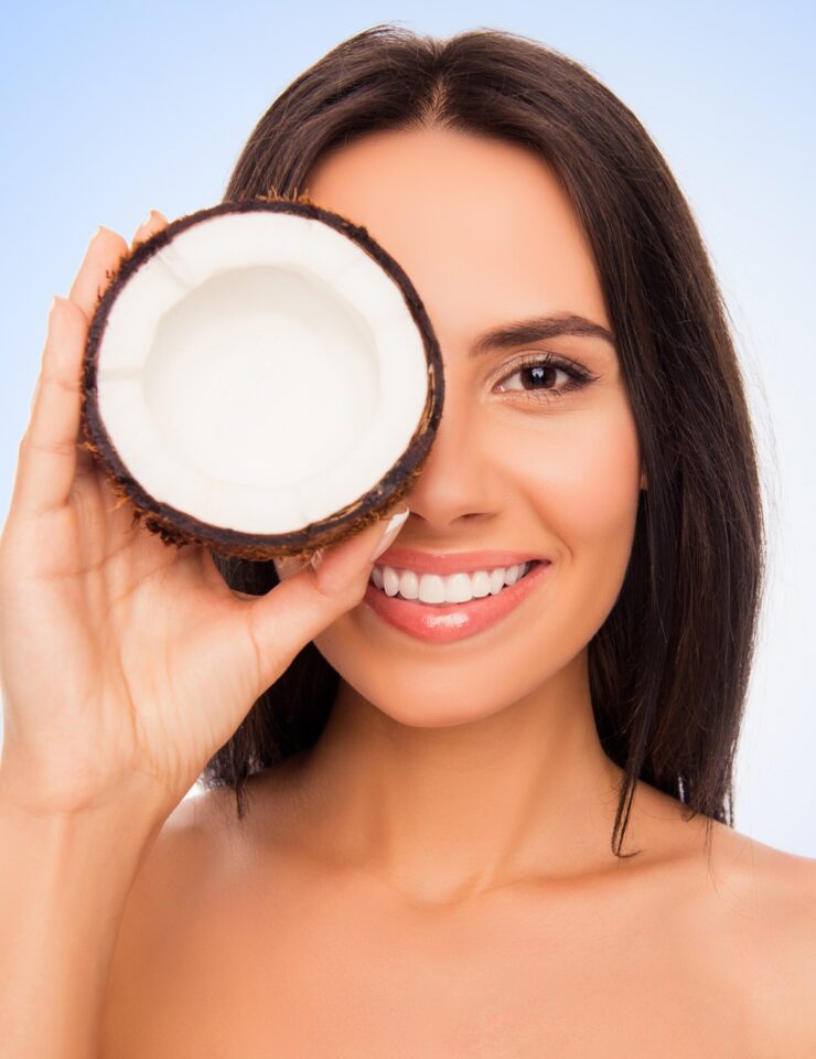 فوائد زيت جوز الهند للمنطقة الحساسة: ترطيب، تفتيح، وحماية!
