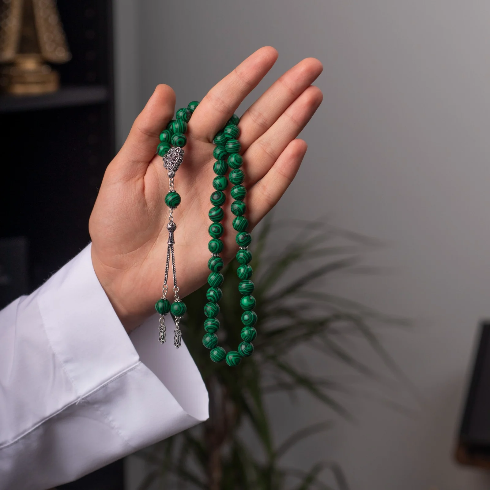 سبح احجار كريمة